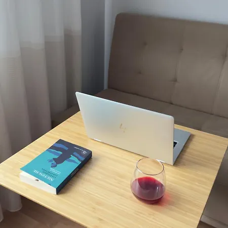 民宿 Air Albania *