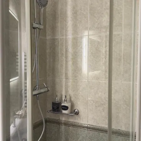 民宿 Air Albania 地拉那