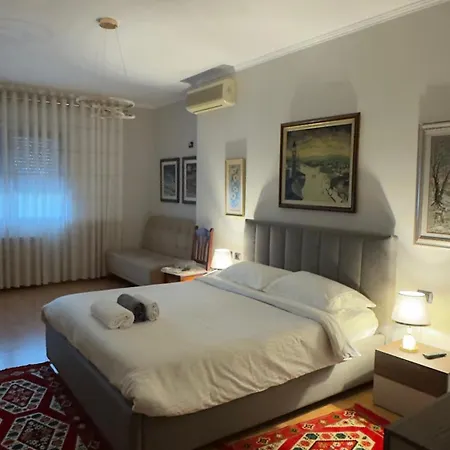 Rum i privatbostad Air Albania *